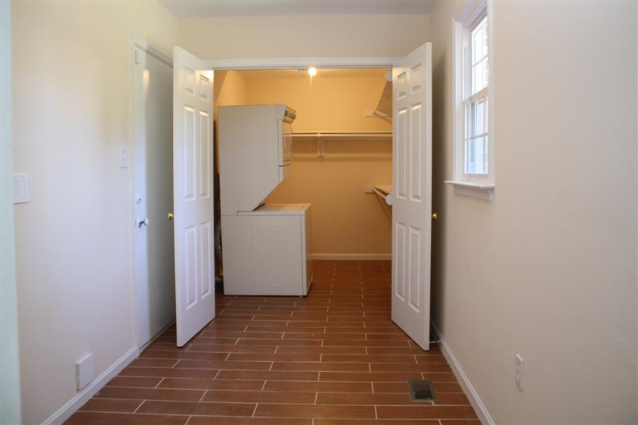 1005 Northwoods Trl McLean VA 22102
