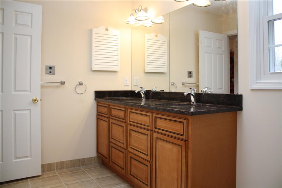 1005 Northwoods Trl McLean VA 22102