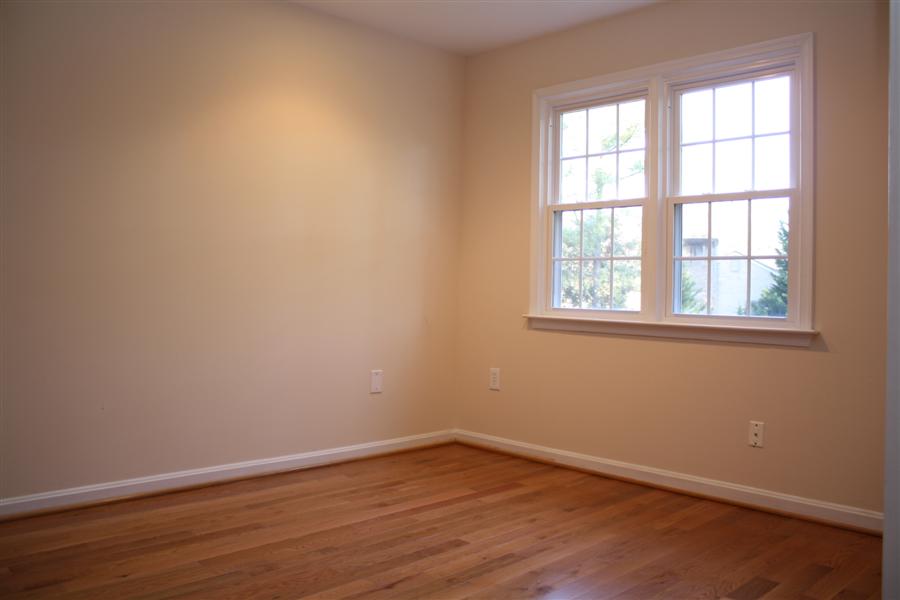 1005 Northwoods Trl McLean VA 22102
