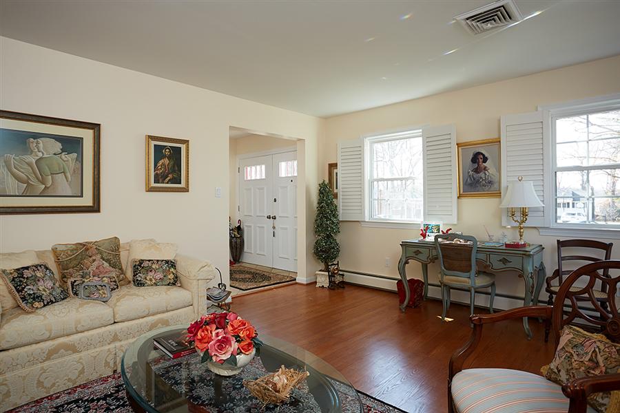 1325 Oberon Way McLean VA 22102